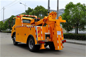 月湖高速路拖车费