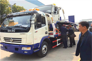 月湖汽车道路救援拖车价格